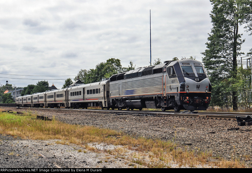 NJT 4001 on train 1114